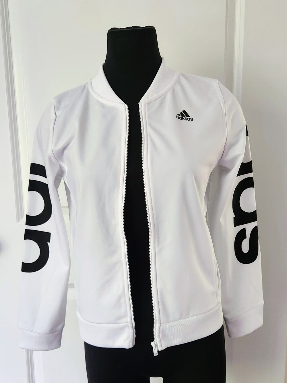 Girls Lightweight Adidas Jacket. Like New. Size 16
